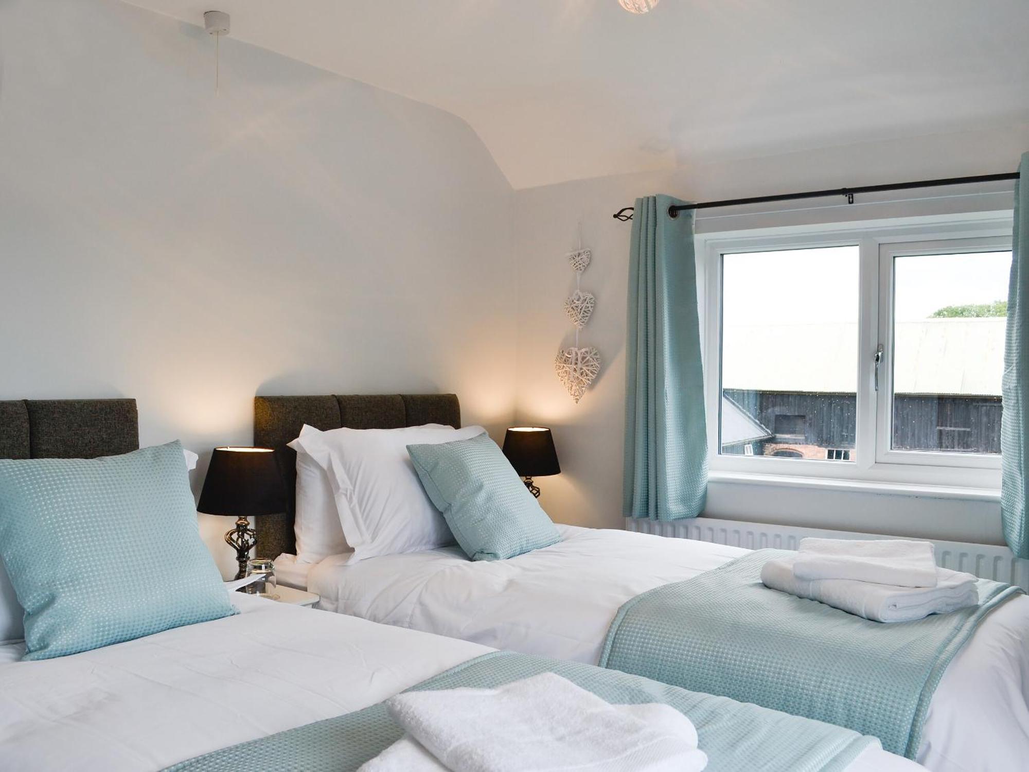Hillside Cottage Hanmer Экстерьер фото